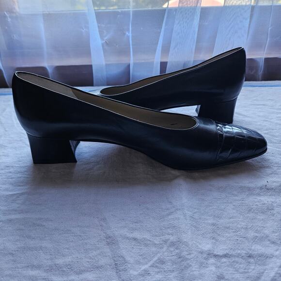 Van Eli Black Cap Toe Low Block Heel Shoes, SZ 12M - Picture 6 of 11